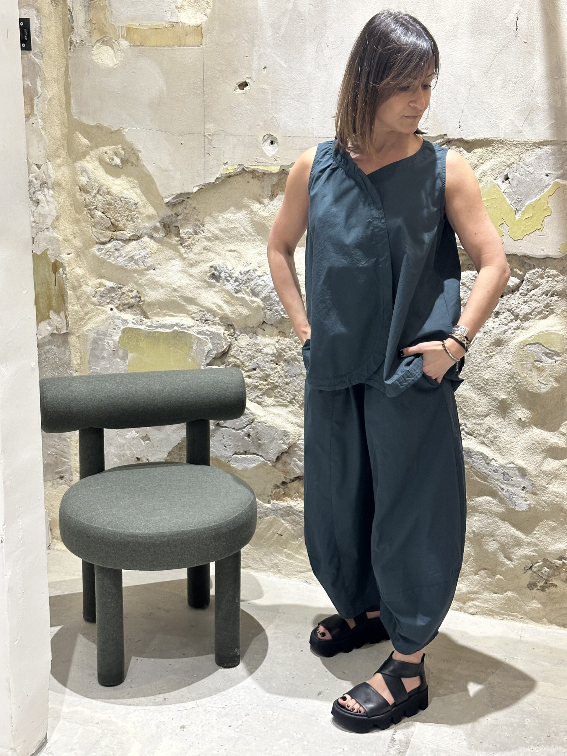 Blouse sans manches à pan croisé